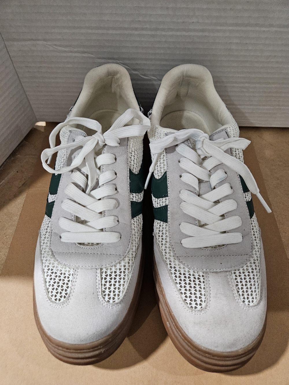 Project Cloud Madison Casual Sneakers. EUC. Womens 11  (Bin9)